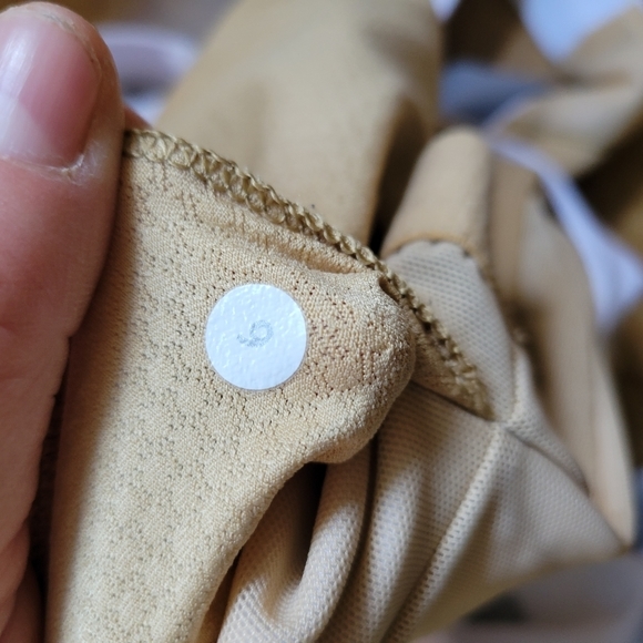 Spotted - Ladies like NEW Lululemon Deep Breathe Tank Top White/Grey Size 6 - Picture 11 of 11